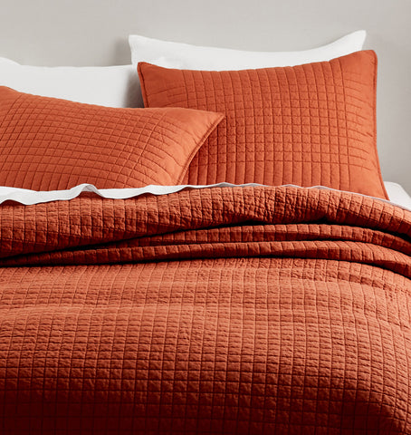 STITCHED LINEN QUILT & SHAMS